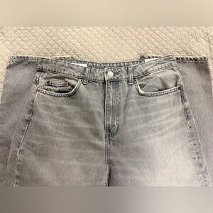 Zara Women's Straight Leg Jeans in Gray